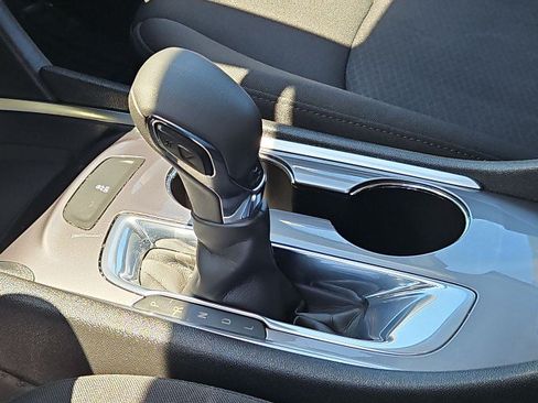 Used 2021 Chevrolet Malibu LT FWD image 15