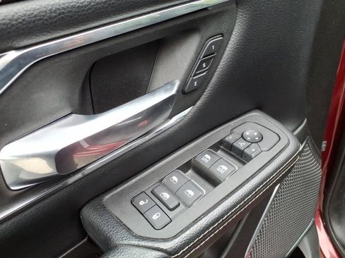 Used 2025 RAM 1500 Laramie AWD/4WD image 12