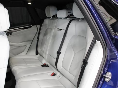 New 2026 Porsche Macan image 19