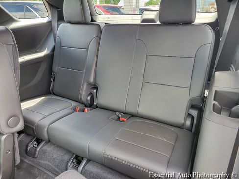 Used 2023 Chevrolet Traverse Premier w/ LPO, Floor Liner Package AWD/4WD image 11