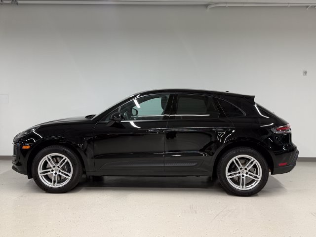Certified 2026 Porsche Macan AWD/4WD image 2