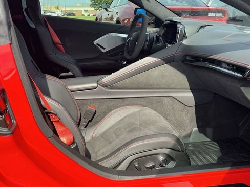 Used 2022 Chevrolet Corvette Stingray Premium Conv w/ Z51 Performance Package RWD image 18