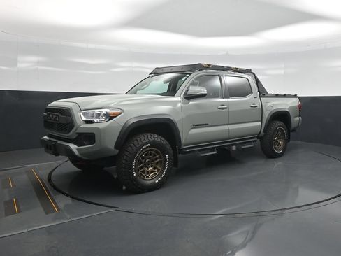 Certified 2022 Toyota Tacoma SR5 w/ Trail Edition AWD/4WD image 3