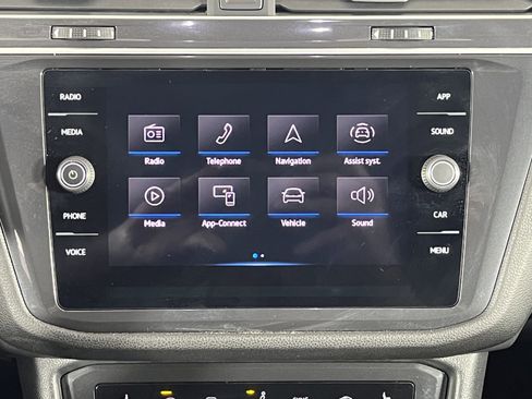 Certified 2024 Volkswagen Tiguan SE image 15