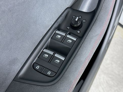 New 2025 Audi RS Q8 performance image 18