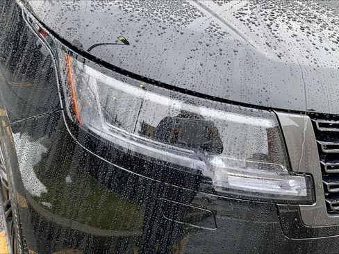 New 2026 Land Rover Range Rover SE image 13