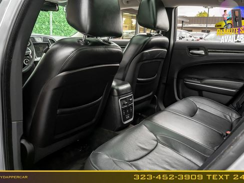 Used 2016 Chrysler 300 C RWD image 14