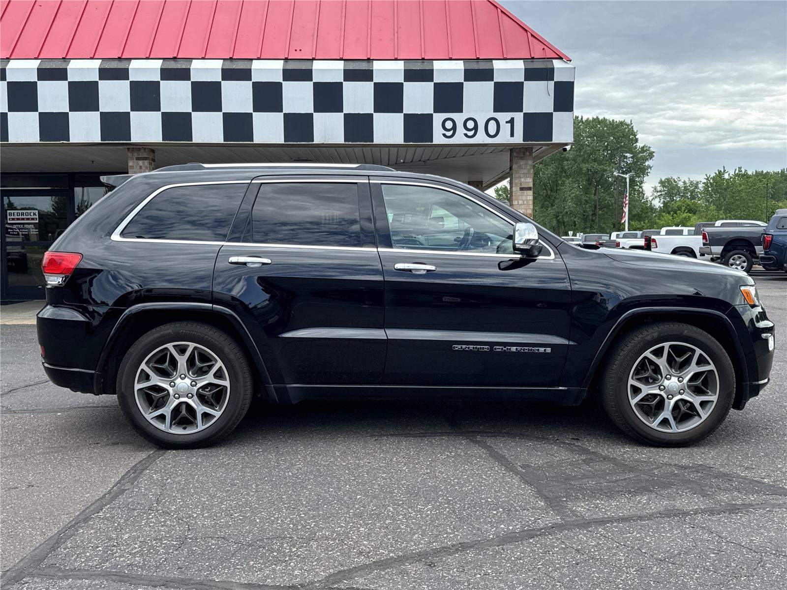 Used 2020 Jeep Grand Cherokee Overland AWD/4WD image 8