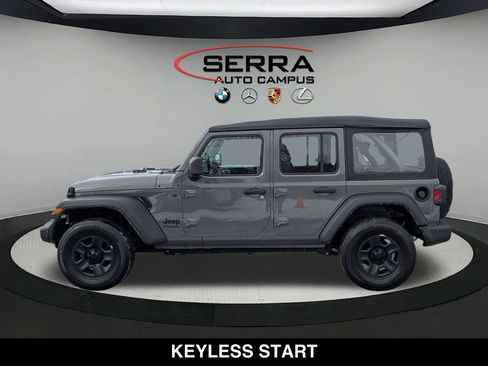 Used 2022 Jeep Wrangler Unlimited Sport image 11