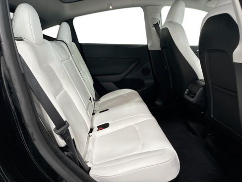 Certified 2023 Tesla Model Y Performance AWD/4WD image 11