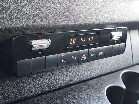 Used 2019 Mercedes-Benz Sprinter 144 image 17