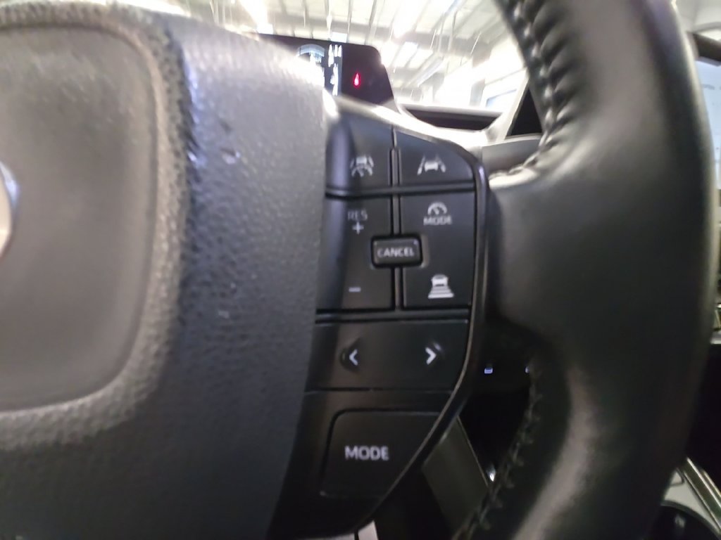 Used 2025 Toyota Prius LE FWD image 25