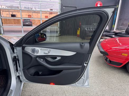 Used 2018 Mercedes-Benz C 300 4MATIC Sedan image 19