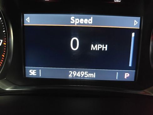 Used 2023 Chevrolet Traverse LT AWD/4WD image 22