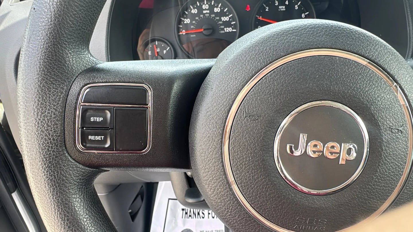 Used 2013 Jeep Compass Sport FWD image 13