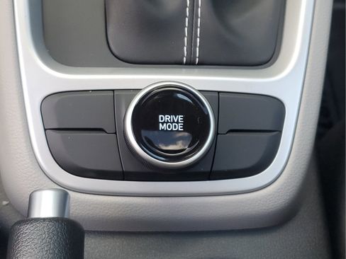Used 2025 Hyundai Venue SEL FWD image 41