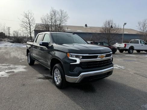 Used 2025 Chevrolet Silverado 1500 LT image 1