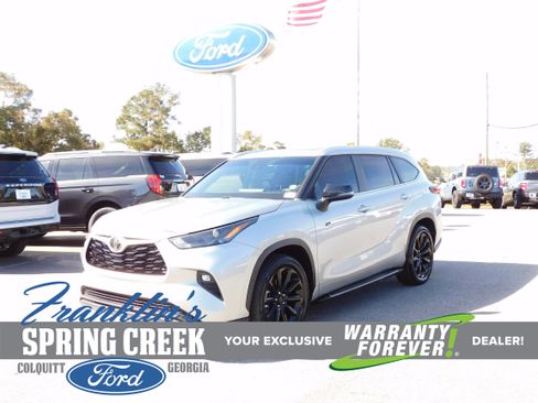 Used 2023 Toyota Highlander XLE image 1