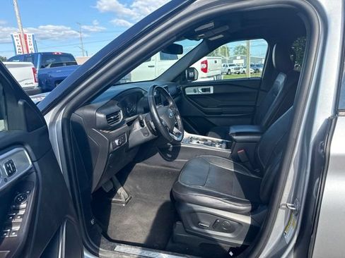Used 2020 Ford Explorer Limited w/ Class III Trailer Tow Package AWD/4WD image 10