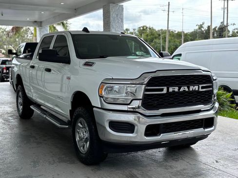 Used 2022 RAM 2500 Tradesman w/ Chrome Appearance Group AWD/4WD image 7