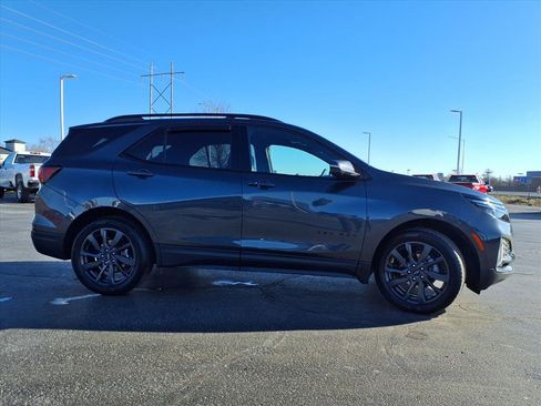 Used 2023 Chevrolet Equinox RS w/ RS Leather Package image 32