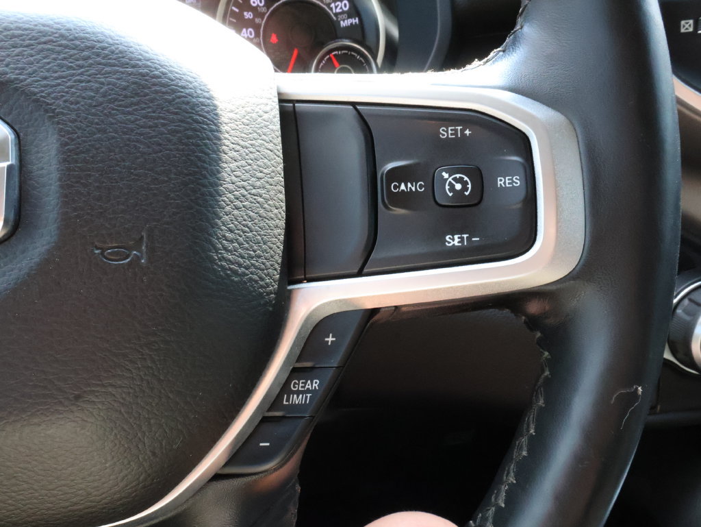 Used 2019 RAM 1500 4x4 Crew Cab image 25