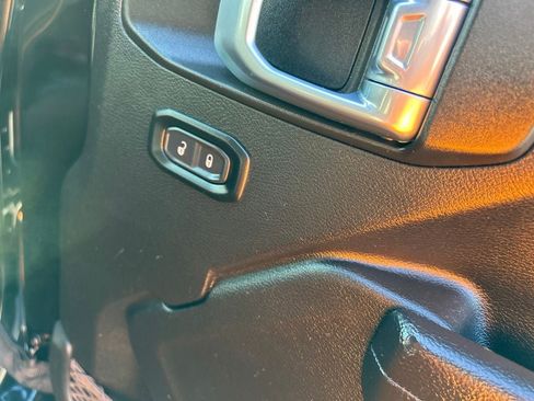 Used 2023 Jeep Wrangler Unlimited Sport AWD/4WD image 28