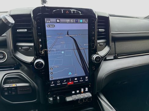 Used 2022 RAM 2500 Limited w/ Towing Technology Group image 9