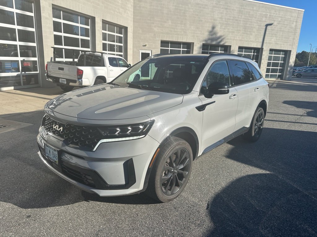 Used 2023 Kia Sorento SX AWD/4WD image 3