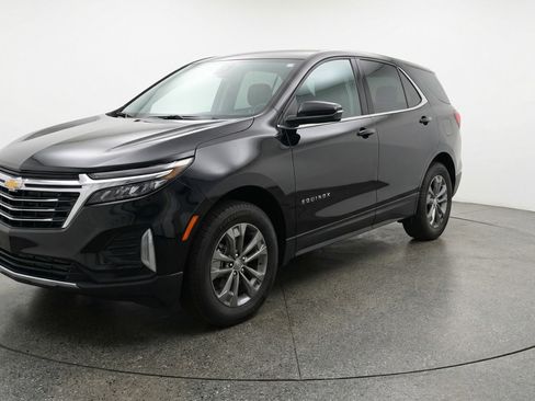 Used 2025 Chevrolet Equinox LT FWD image 3