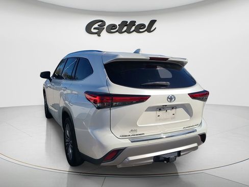 Used 2021 Toyota Highlander Platinum image 6