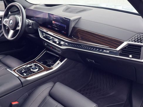 Used 2025 BMW X5 xDrive50e w/ Executive Package image 25