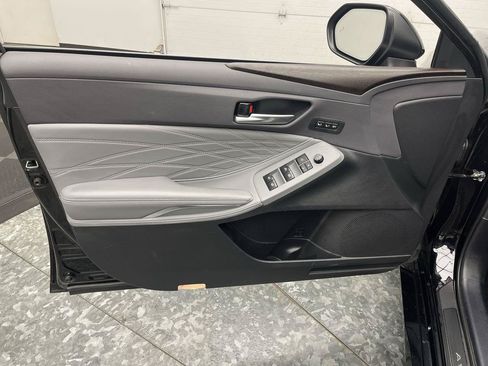 Used 2021 Toyota Avalon Limited w/ Advanced Safety Package FWD image 8