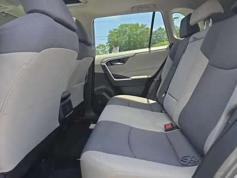 Used 2019 Toyota RAV4 XLE FWD image 30