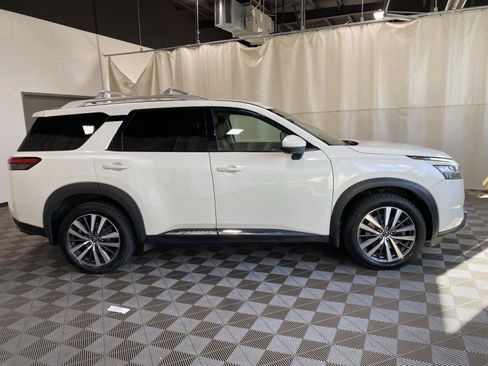 Used 2022 Nissan Pathfinder Platinum w/ Cargo Package AWD/4WD image 8