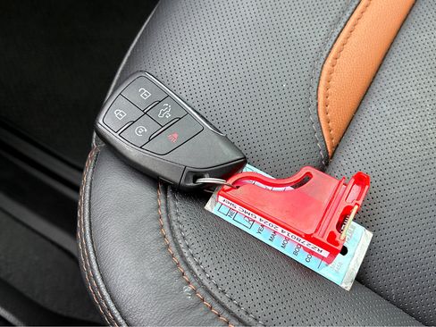 Used 2024 GMC Sierra 1500 AT4 w/ Technology Package image 34