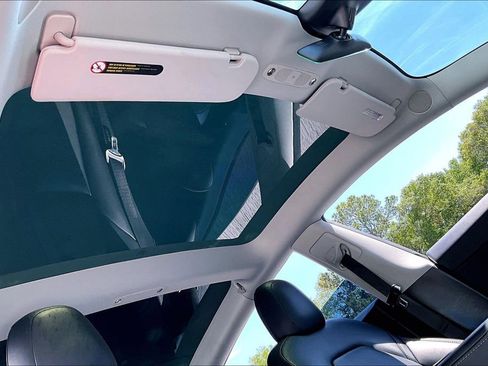 Used 2022 Tesla Model 3 Long Range AWD/4WD image 26