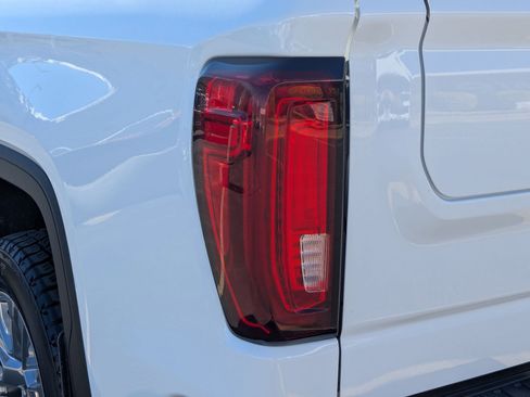 Used 2023 GMC Sierra 1500 Denali AWD/4WD image 11