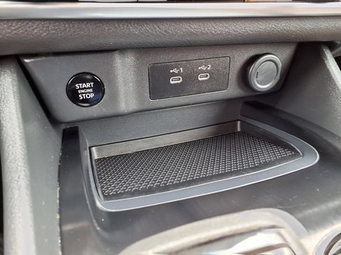 Used 2024 Nissan Rogue SV AWD/4WD image 9