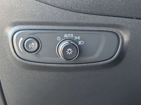 Used 2024 Chevrolet Equinox LT FWD image 22