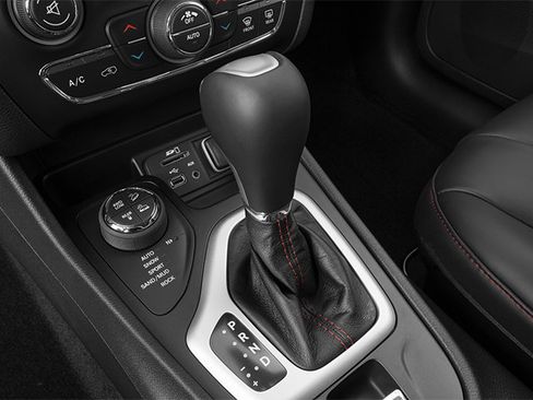 Used 2014 Jeep Cherokee Trailhawk w/ Cold Weather Group AWD/4WD image 13