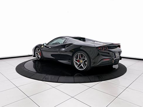 Used 2022 Ferrari F8 Tributo image 13