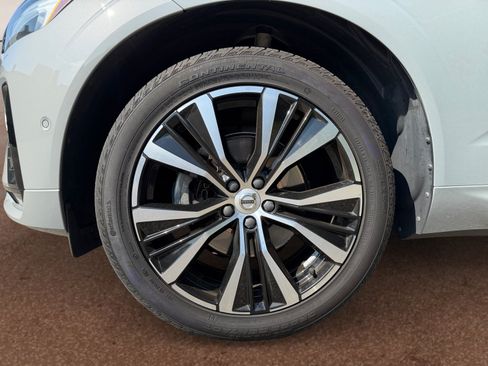 Used 2024 Volvo XC60 B5 Plus w/ Protection Package Premier AWD/4WD image 9