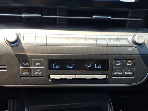 Used 2024 Hyundai Kona Limited AWD/4WD image 21