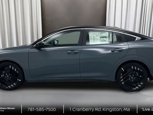 New 2026 Nissan Sentra SR w/ Floor Mat Package image 8