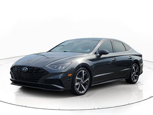 Used 2023 Hyundai Sonata SEL Plus FWD image 2