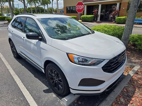 Used 2024 Ford Edge SE w/ Black Appearance Package AWD/4WD image 1