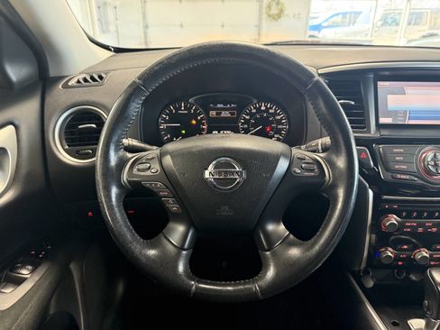 Used 2015 Nissan Pathfinder SL image 13