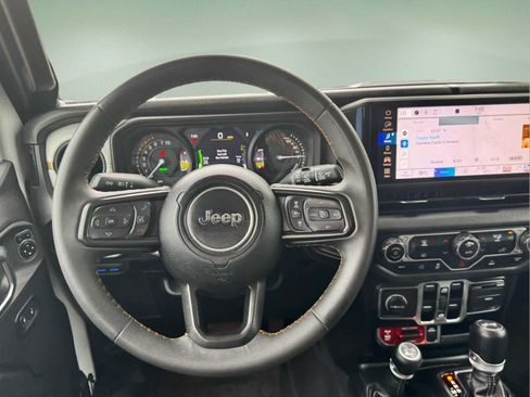 Used 2024 Jeep Wrangler Unlimited AWD/4WD image 18