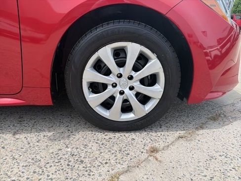 Used 2020 Toyota Corolla LE image 16
